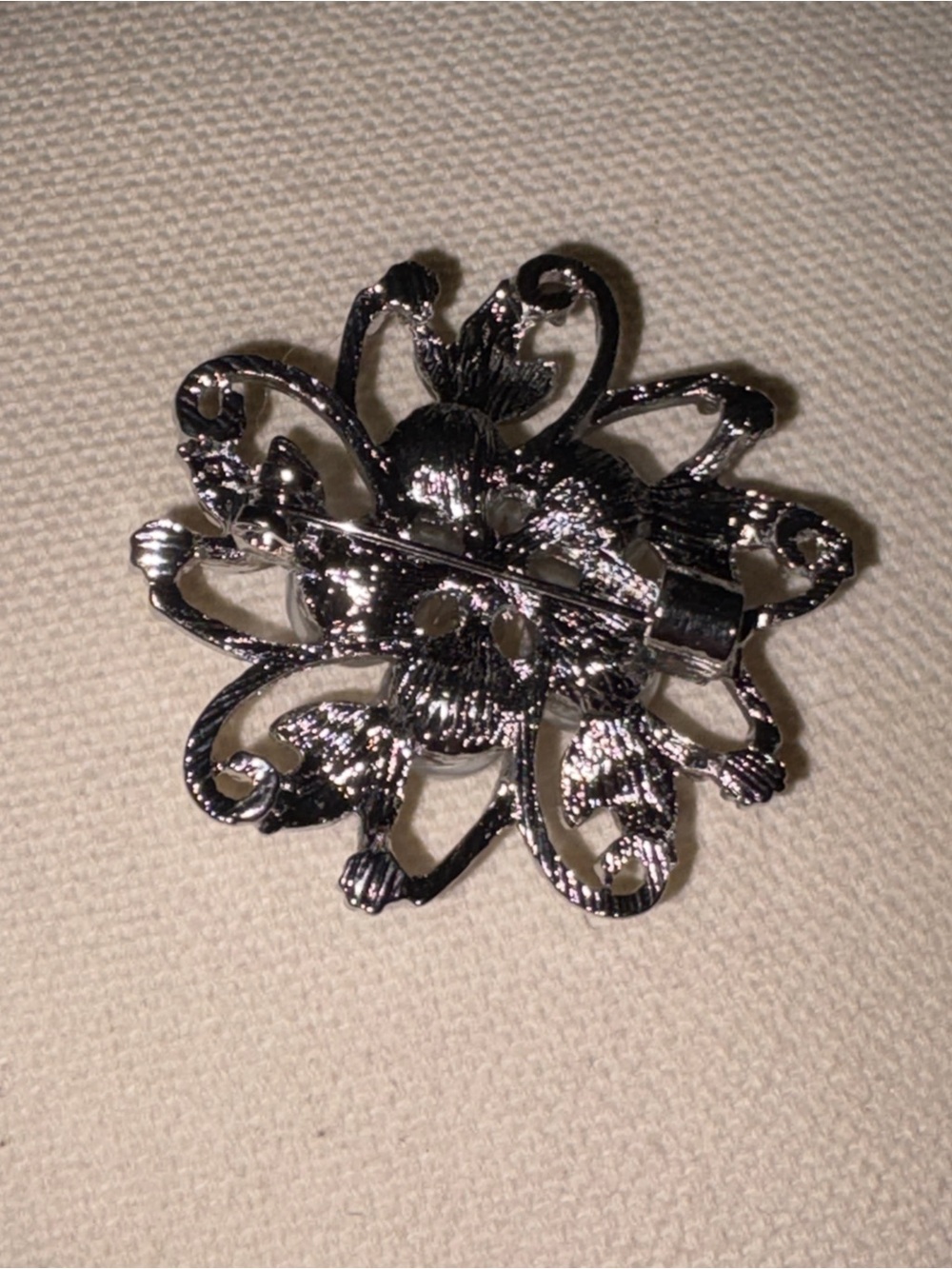 Vintage Elegant Pearl Flower Brooch - White Pearls on Silver Tone - Picture 3 of 5